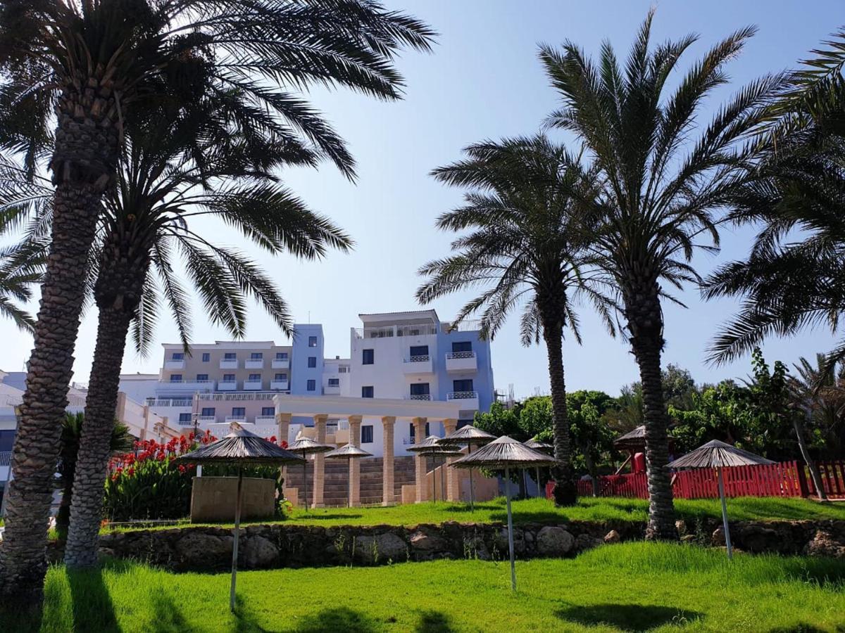 Seaview Sunset Holiday Apartments Paphos Eksteriør billede